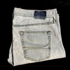 Hollister Slim Straight Light Wash Blue Distressed Jeans | Sz 34 Men’s